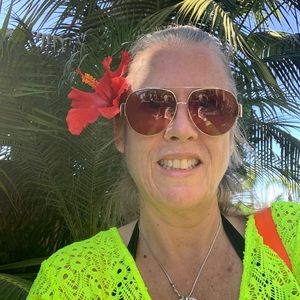 Meet your Posher, Carly